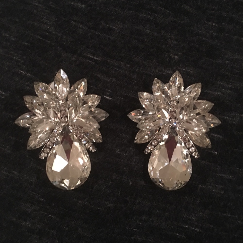 🎀GORGEOUS BLING EARRINGS🎀